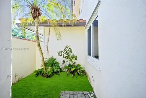 2560 Bass Way Cooper City FL 33026