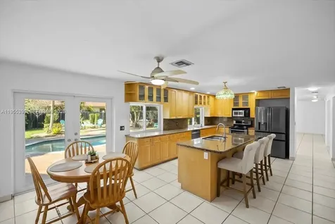 2560 Bass Way Cooper City FL 33026