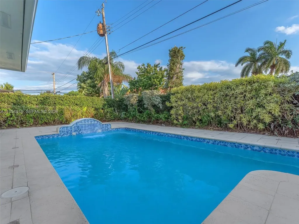 2144 NE 61st Court Fort Lauderdale FL 33308