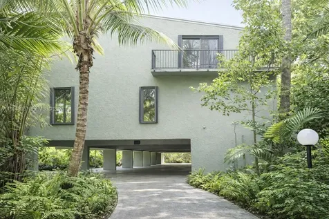980 NW N River Drive Miami FL 33136