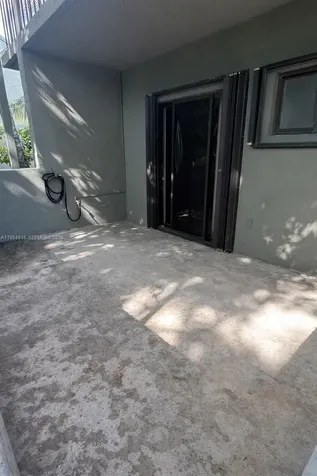 980 NW N River Drive Miami FL 33136