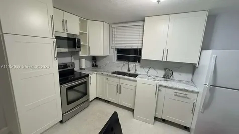 1610 N Hayes Street Hollywood FL 33020