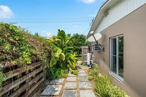 8761 Ridgeland Drive Cutler Bay FL 33157