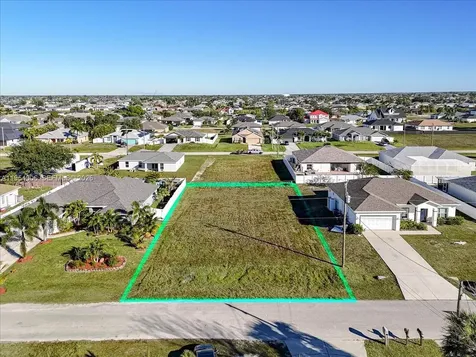 1317 NW 9th Terrace Cape Coral FL 33993