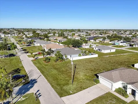 1317 NW 9th Terrace Cape Coral FL 33993