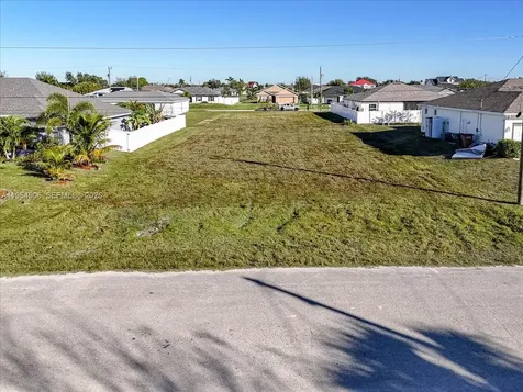 1317 NW 9th Terrace Cape Coral FL 33993
