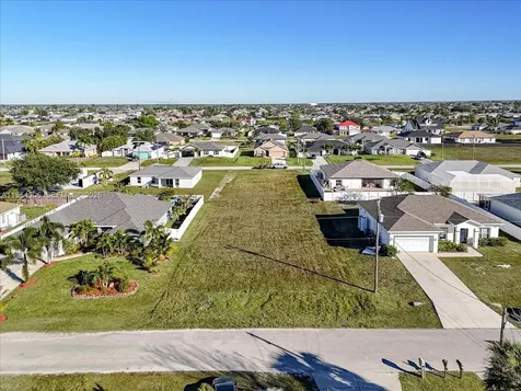 1317 NW 9th Terrace Cape Coral FL 33993