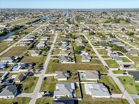 1317 NW 9th Terrace Cape Coral FL 33993