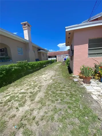 114 NW 10th Avenue Miami FL 33128