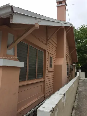 114 NW 10th Avenue Miami FL 33128