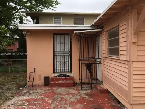 114 NW 10th Avenue Miami FL 33128