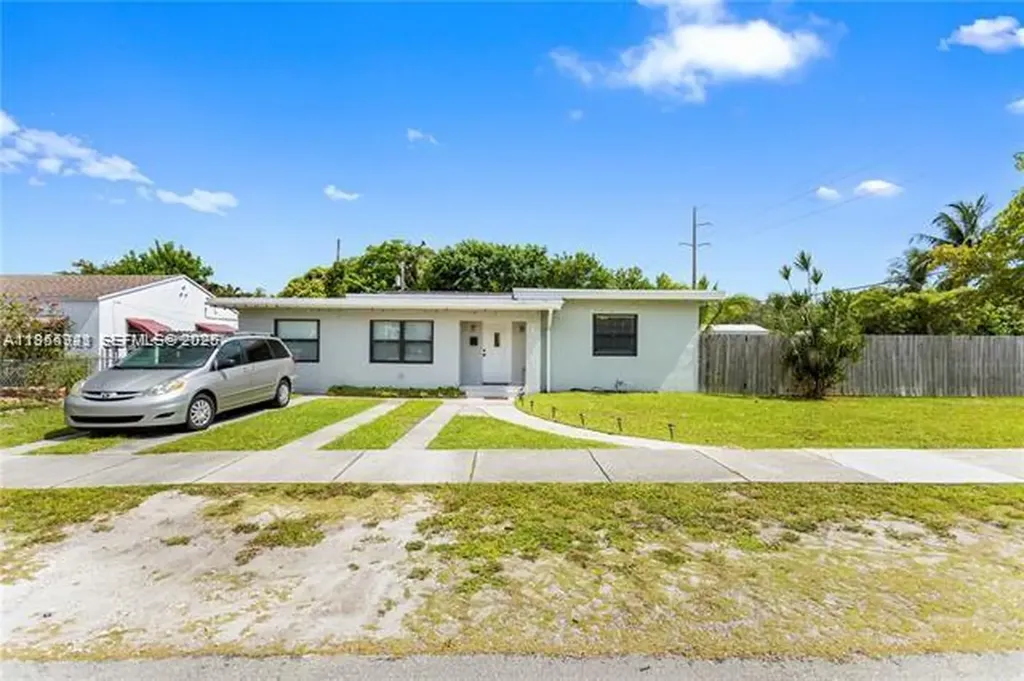 2407 Dewey Street Hollywood FL 33020
