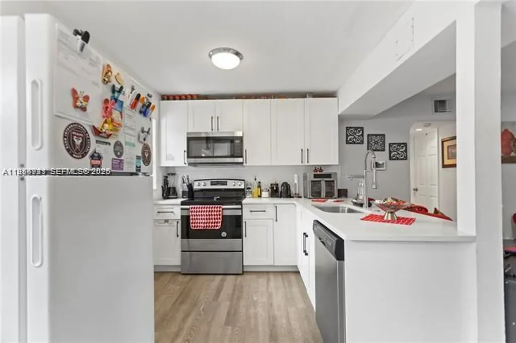 2407 Dewey Street Hollywood FL 33020