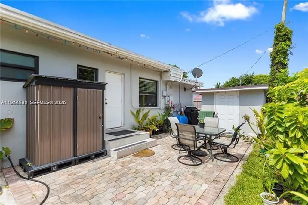 2407 Dewey Street Hollywood FL 33020