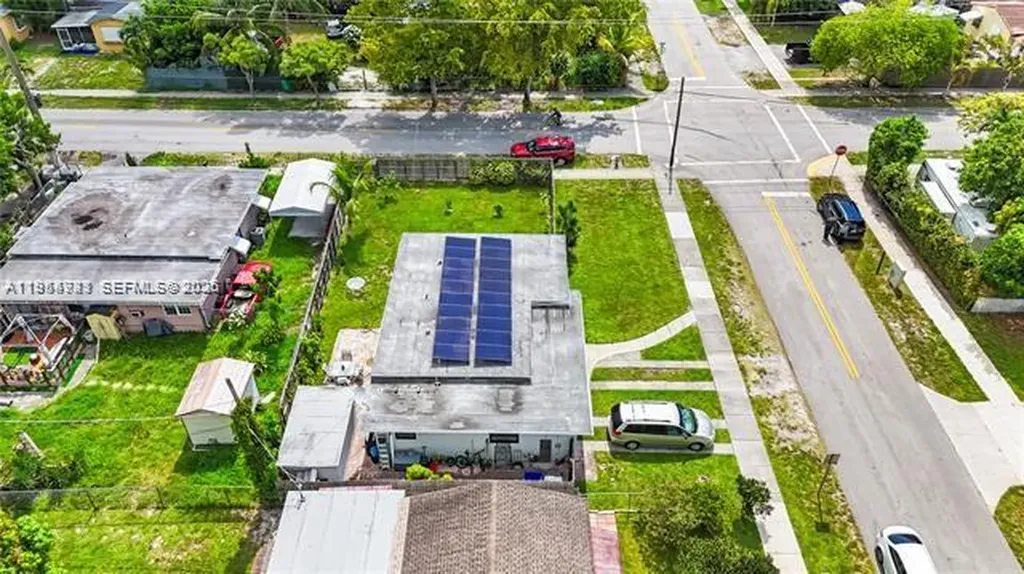 2407 Dewey Street Hollywood FL 33020