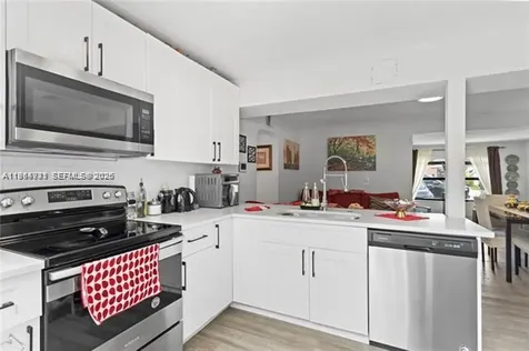 2407 Dewey Street Hollywood FL 33020