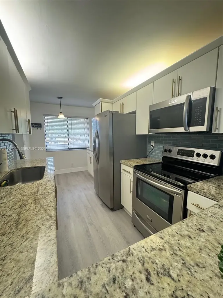 163 Lakeview Drive Weston FL 33326