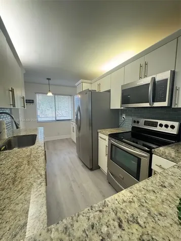 163 Lakeview Drive Weston FL 33326