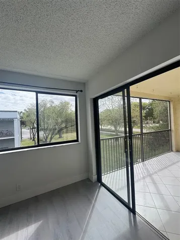 163 Lakeview Drive Weston FL 33326