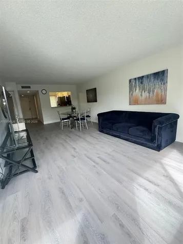163 Lakeview Drive Weston FL 33326