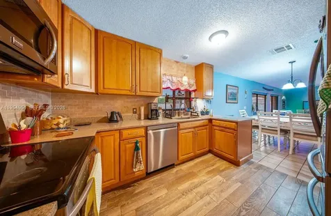 298 SE Grove Port St. Lucie FL 34983