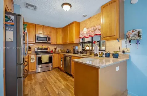 298 SE Grove Port St. Lucie FL 34983