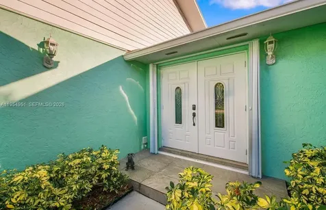 298 SE Grove Port St. Lucie FL 34983