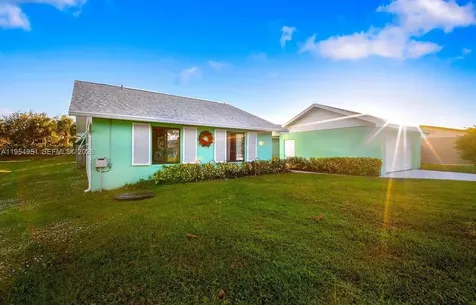 298 SE Grove Port St. Lucie FL 34983