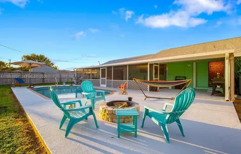 298 SE Grove Port St. Lucie FL 34983