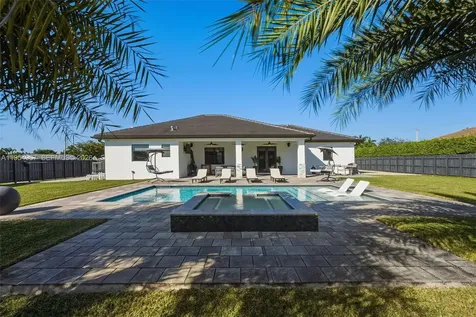 1410 NW 19th Street Homestead FL 33030