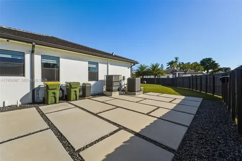 1410 NW 19th Street Homestead FL 33030