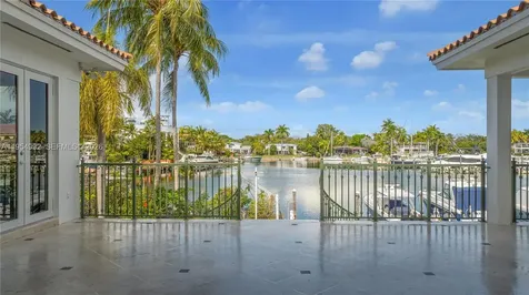 6275 Dolphin Drive Coral Gables FL 33158