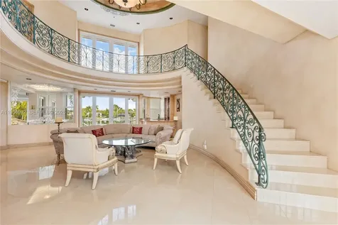 6275 Dolphin Drive Coral Gables FL 33158