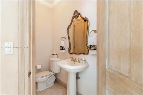 6275 Dolphin Drive Coral Gables FL 33158