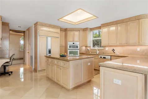 6275 Dolphin Drive Coral Gables FL 33158