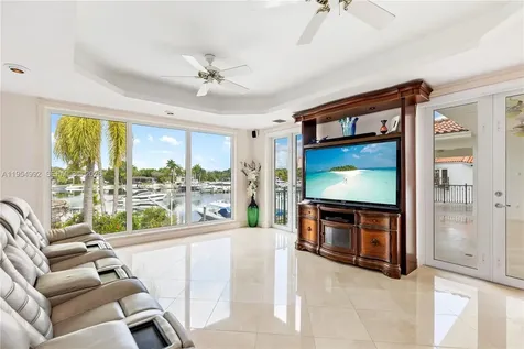 6275 Dolphin Drive Coral Gables FL 33158