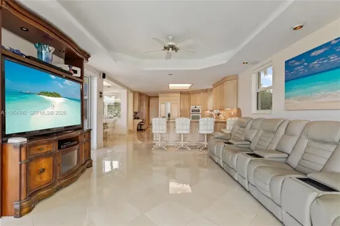 6275 Dolphin Drive Coral Gables FL 33158