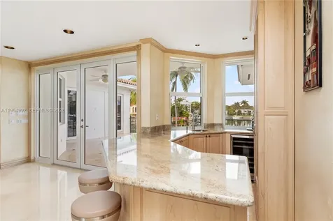6275 Dolphin Drive Coral Gables FL 33158