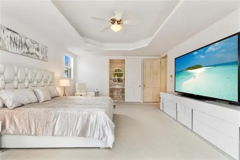 6275 Dolphin Drive Coral Gables FL 33158