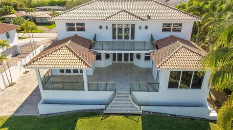6275 Dolphin Drive Coral Gables FL 33158