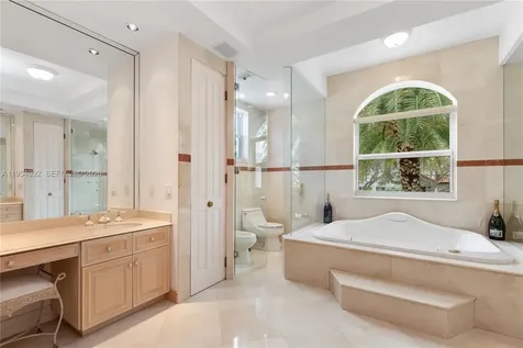6275 Dolphin Drive Coral Gables FL 33158