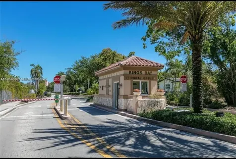 6275 Dolphin Drive Coral Gables FL 33158