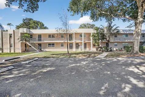 8523 Old Country Manor Davie FL 33328