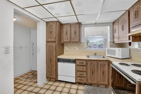 8523 Old Country Manor Davie FL 33328