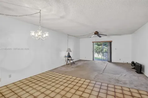 8523 Old Country Manor Davie FL 33328