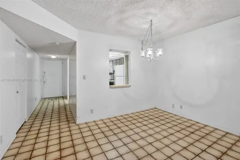 8523 Old Country Manor Davie FL 33328
