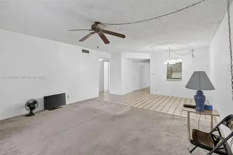 8523 Old Country Manor Davie FL 33328