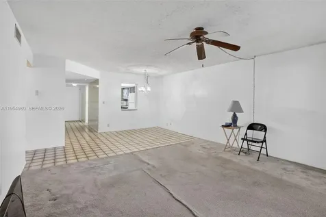 8523 Old Country Manor Davie FL 33328