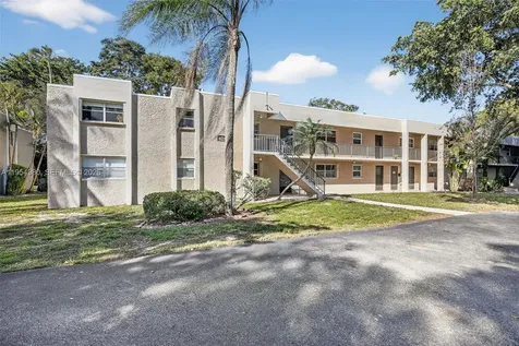 8523 Old Country Manor Davie FL 33328