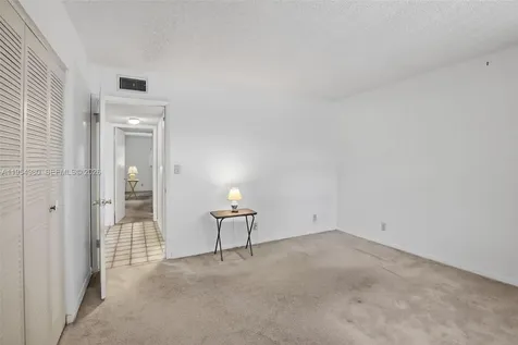8523 Old Country Manor Davie FL 33328